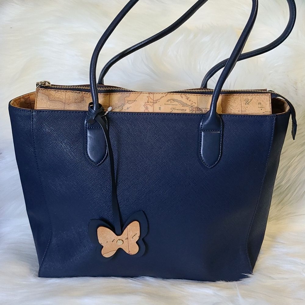 COPY - 💯 Authentic Alviero Martini Handbag 🍀